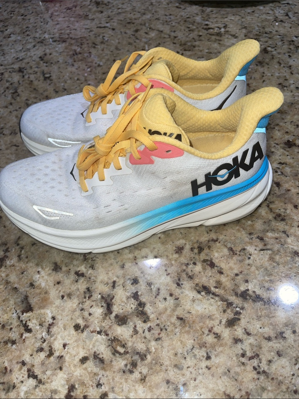 Hoka One One Clifton 9 - Picture 3 of 14